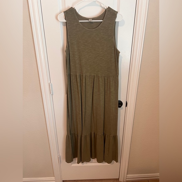 Old Navy - Olive Green Tiered Knit Midi Dress - Size M - Picture 3 of 5